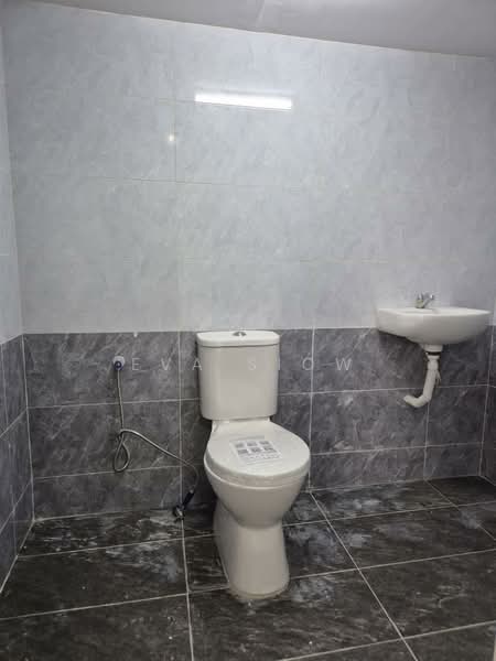 Shop for Rent in Taman Nusa Bestari (Iskandar Puteri (Nusajaya)) - Eva Siow - Bathroom - PropertyGuru.com.my
