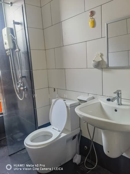 Condominium for Rent at Univ 360 Place - Yew Lan Wong - Bathroom - PropertyGuru.com.my
