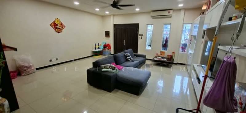 3-storey Terraced House for Sale in Taman Sri Gadong (Klang) - Stephanie Lim - Living Room - PropertyGuru.com.my