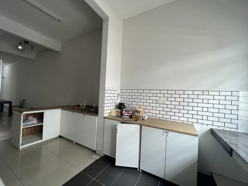 Rumah Teres 2 Tingkat untuk Disewa di Bandar Rimbayu (Telok Panglima Garang) - Miki You - Kitchen - PropertyGuru.com.my