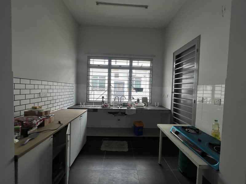 Rumah Teres 2 Tingkat untuk Disewa di Bandar Rimbayu (Telok Panglima Garang) - Miki You - Kitchen - PropertyGuru.com.my
