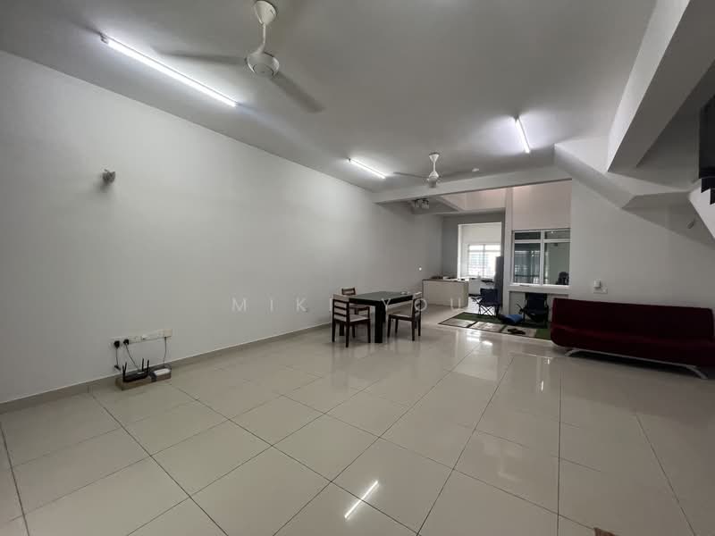 Rumah Teres 2 Tingkat untuk Disewa di Bandar Rimbayu (Telok Panglima Garang) - Miki You - Living Room - PropertyGuru.com.my