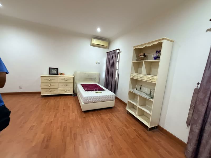 Rumah Banglo untuk Dijual di Seksyen 14 (Petaling Jaya) - Edison Gan - Bedroom - PropertyGuru.com.my