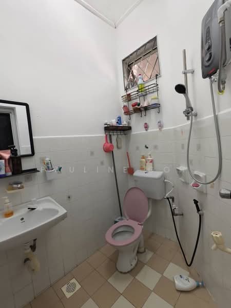 1-storey Terraced House for Sale in Senai (Johor) - Pauline Goh - Bathroom - PropertyGuru.com.my