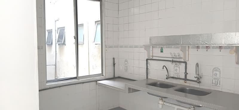 Pangsapuri untuk Dijual di Subang Perdana Goodyear Court 7 - Y.L. Yong - Kitchen - PropertyGuru.com.my