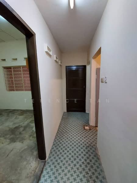 Rumah Teres untuk Dijual di Taman Abad (Johor Bahru) - Terence Tan - Corridor - PropertyGuru.com.my