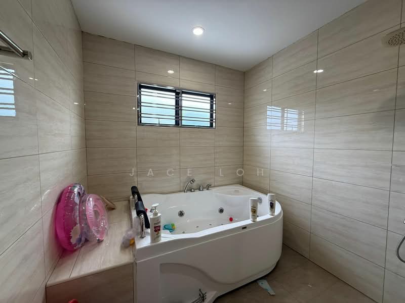 Rumah Teres 2 Tingkat untuk Dijual di Ulu Tiram (Johor) - Jace Loh - Bathroom - PropertyGuru.com.my
