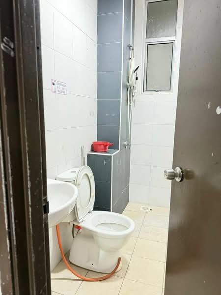 Servis Apartment untuk Disewa di SuriaMas Suites - YC Fung - Bathroom - PropertyGuru.com.my