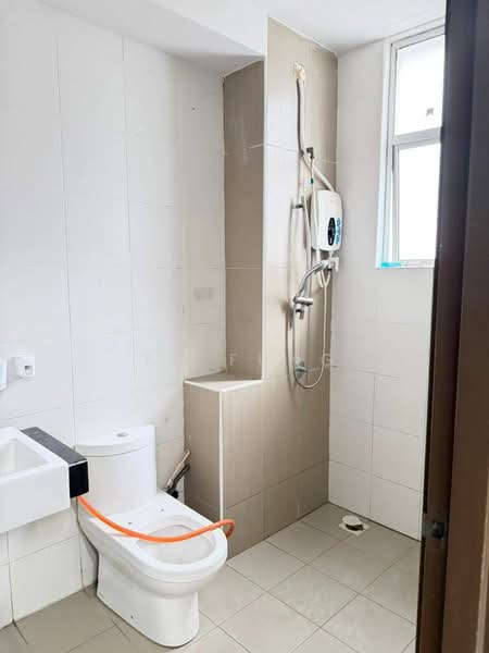 Servis Apartment untuk Disewa di SuriaMas Suites - YC Fung - Bathroom - PropertyGuru.com.my