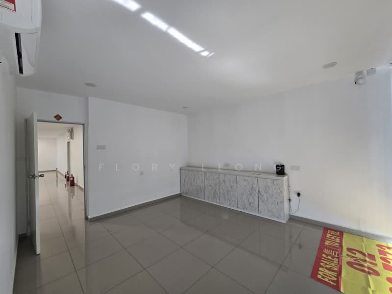 Shop for Rent in Seri Kembangan (Selangor) - Flory Leong - Interior - PropertyGuru.com.my