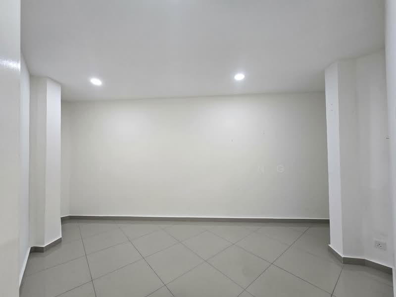 Shop for Rent in Seri Kembangan (Selangor) - Flory Leong - Interior - PropertyGuru.com.my
