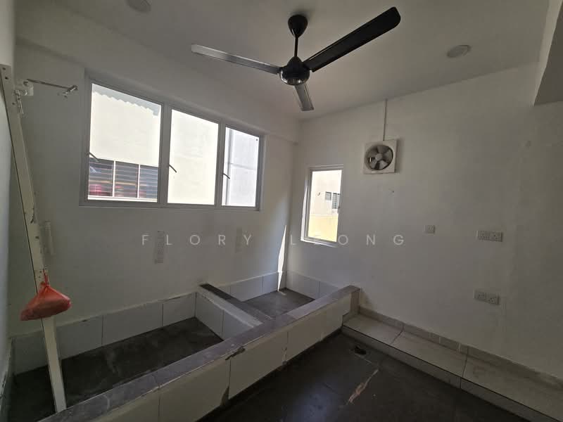Shop for Rent in Seri Kembangan (Selangor) - Flory Leong - Interior - PropertyGuru.com.my
