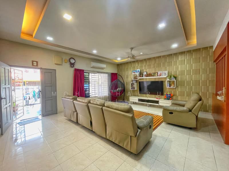 2-storey Terraced House for Sale in Bandar Nusaputra (Puchong) - Mohd Khairul Amilin - Living Room - PropertyGuru.com.my