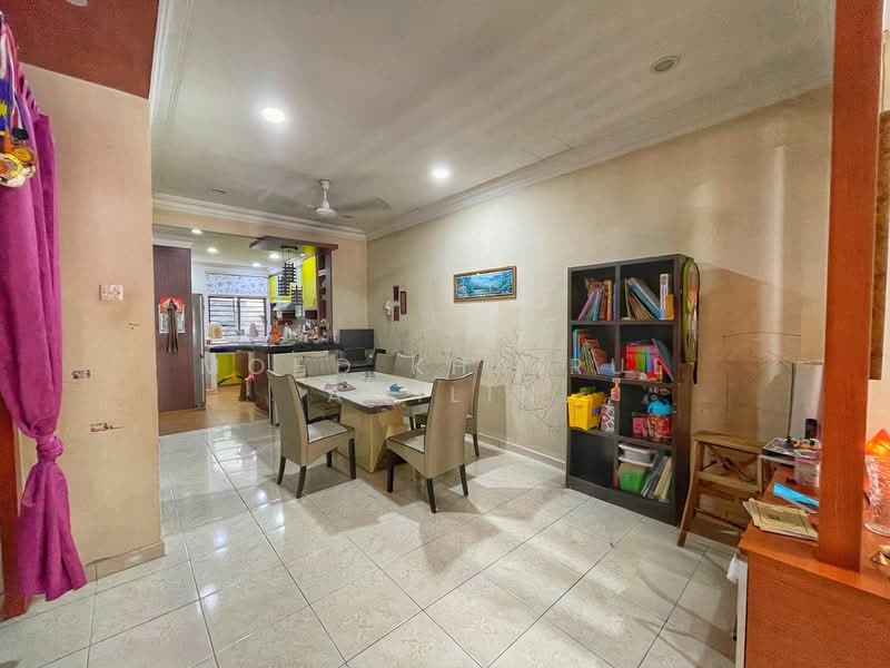 2-storey Terraced House for Sale in Bandar Nusaputra (Puchong) - Mohd Khairul Amilin - Dining Room - PropertyGuru.com.my