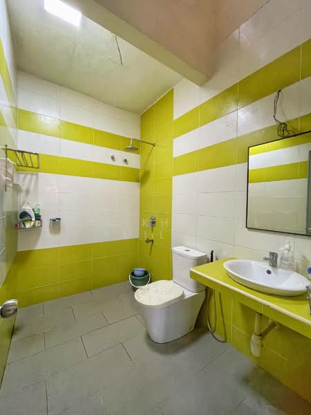 2-storey Terraced House for Sale in Bandar Nusaputra (Puchong) - Mohd Khairul Amilin - Bathroom - PropertyGuru.com.my