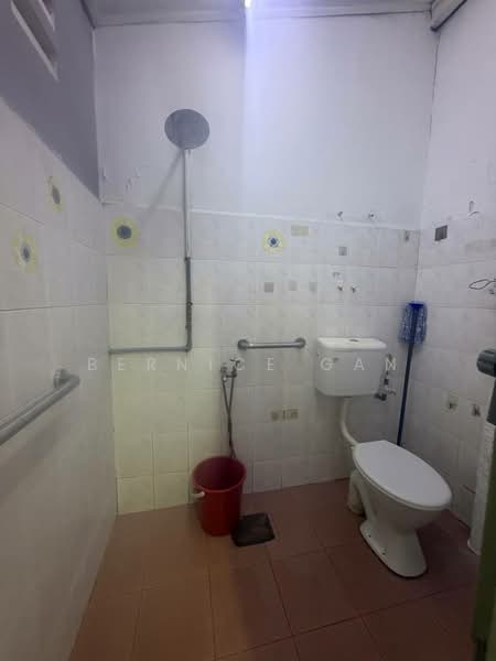 Rumah Teres 2 Tingkat untuk Dijual di Taman Daya (Johor Bahru) - Bernice Gan - Bathroom - PropertyGuru.com.my