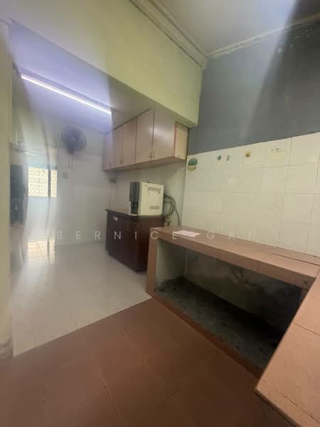 Rumah Teres 2 Tingkat untuk Dijual di Taman Daya (Johor Bahru) - Bernice Gan - Kitchen - PropertyGuru.com.my