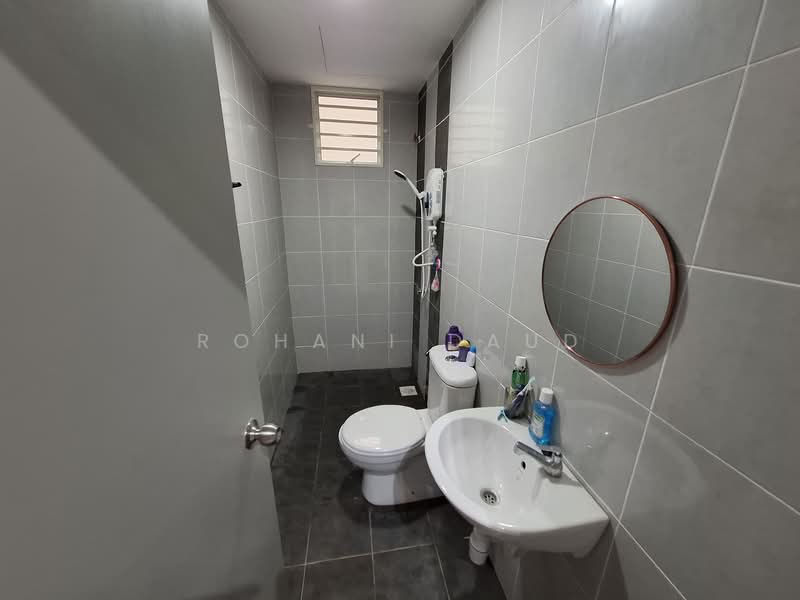 Apartment for Rent at Idaman Melur @ Cybersouth - Rohani Daud - Bathroom - PropertyGuru.com.my