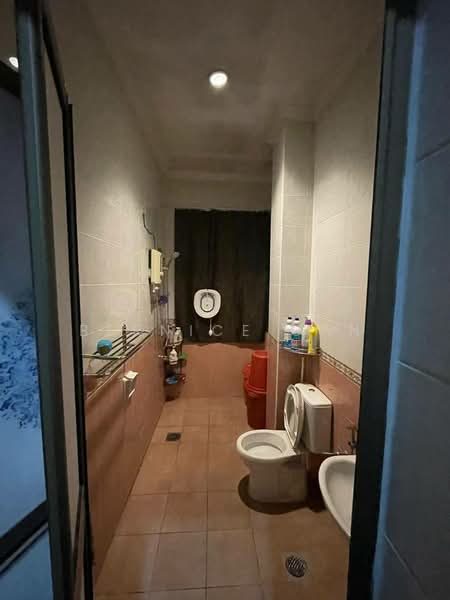 2-storey Terraced House for Sale in Taman Impian Emas (Skudai) - Bernice Gan - Bathroom - PropertyGuru.com.my