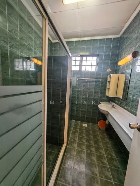 Rumah Teres 2.5 Tingkat untuk Disewa di Bandar Utama 7 (Bandar Utama) - Amy Tan - Bathroom - PropertyGuru.com.my