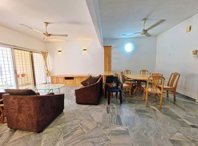2-storey Terraced House for Sale in Bandar Utama 4 (Bandar Utama) - Amy Tan - Living Room - PropertyGuru.com.my