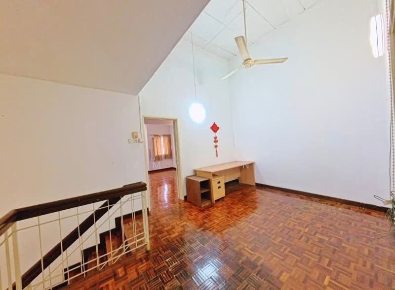 2-storey Terraced House for Sale in Bandar Utama 4 (Bandar Utama) - Amy Tan - Interior - PropertyGuru.com.my