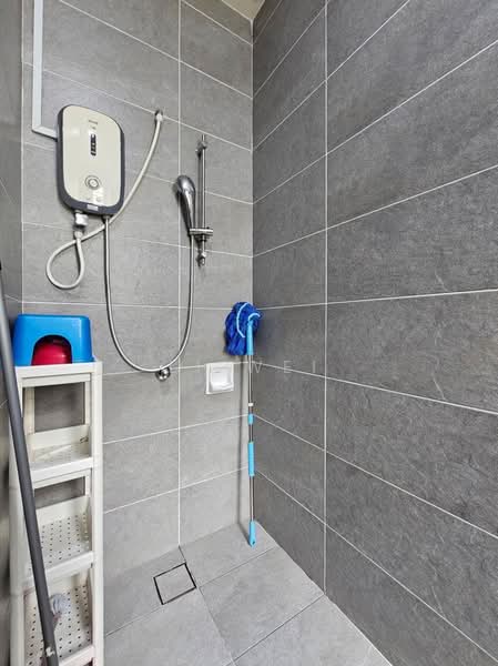 Rumah Teres 2 Tingkat untuk Disewa di Taman Mount Austin (Tebrau) - Li Wei - Bathroom - PropertyGuru.com.my