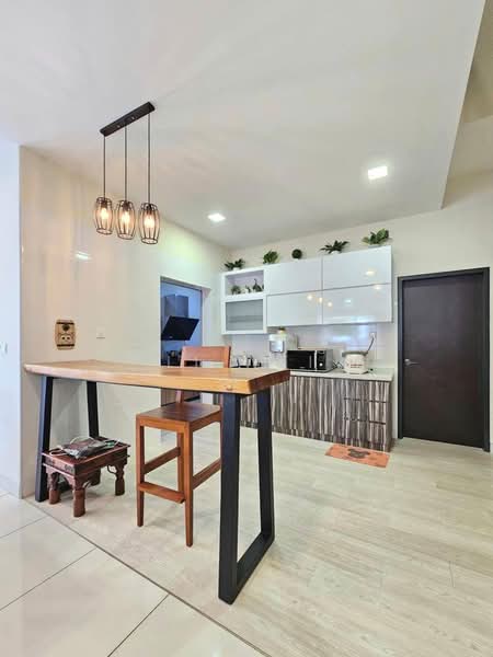 Rumah Teres 2 Tingkat untuk Disewa di Taman Mount Austin (Tebrau) - Li Wei - Kitchen - PropertyGuru.com.my
