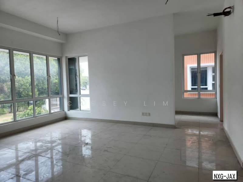 3-storey Terraced House for Sale in Setia Alam (Selangor) - Cassey Lim - Living Room - PropertyGuru.com.my