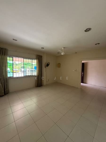 2-storey Terraced House for Sale in Kuching (Sarawak) - KC Jee - Living Room - PropertyGuru.com.my