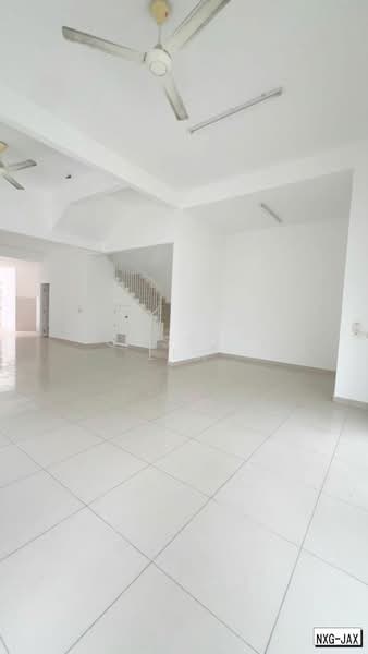 2-storey Terraced House for Sale in Setia Alam (Selangor) - Cassey Lim - Living Room - PropertyGuru.com.my