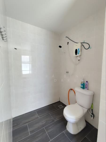 Bungalow for Sale in Mahkota Hills (Lenggeng) - Maizura binti Mohd Darus - Bathroom - PropertyGuru.com.my