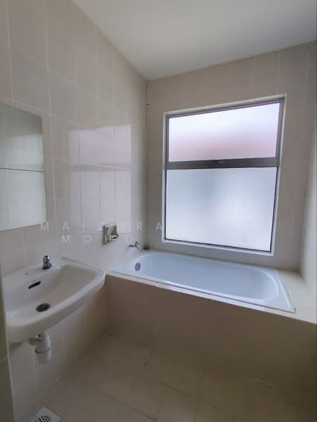 Bungalow for Sale in Mahkota Hills (Lenggeng) - Maizura binti Mohd Darus - Bathroom - PropertyGuru.com.my