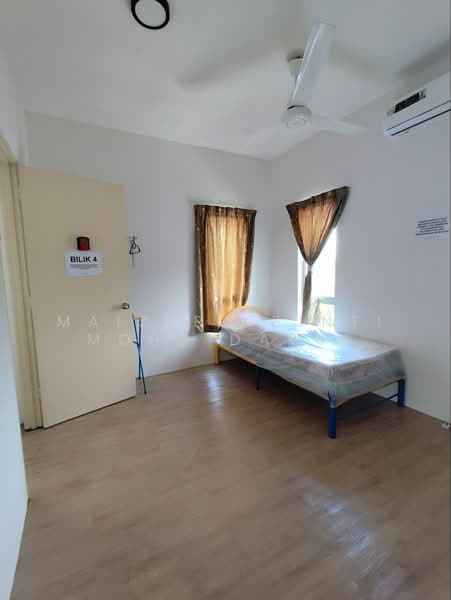 Bungalow for Sale in Mahkota Hills (Lenggeng) - Maizura binti Mohd Darus - Bedroom - PropertyGuru.com.my
