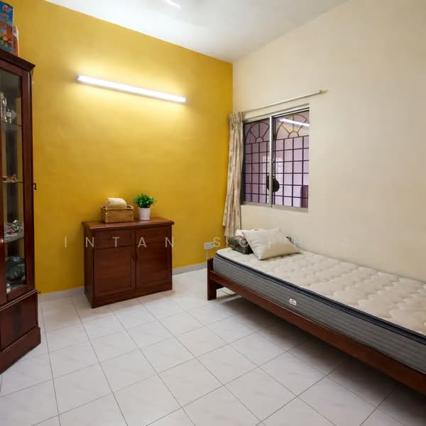 Rumah Teres 2 Tingkat untuk Dijual di Taman Wawasan (Puchong) - Intan Sophia - Bedroom - PropertyGuru.com.my