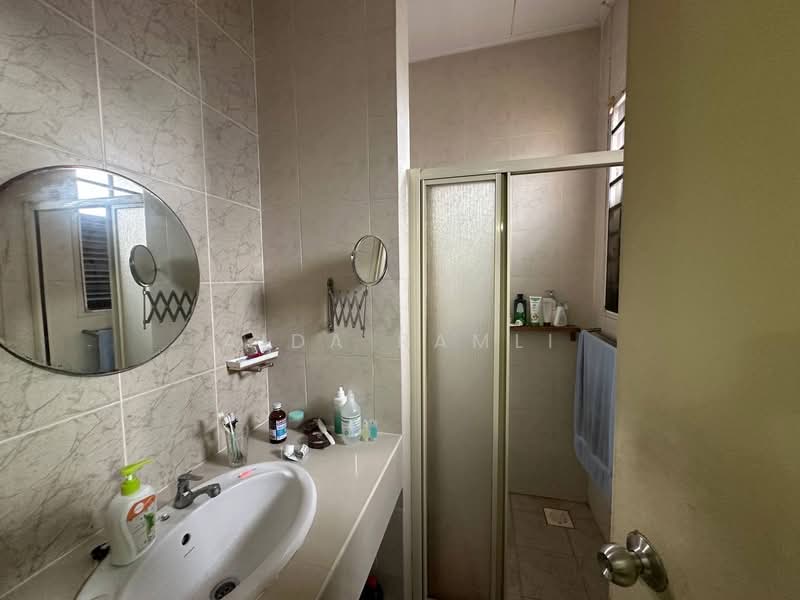 Rumah Teres 2 Tingkat untuk Dijual di Bukit Jelutong (Shah Alam) - Aida Ramli - Bathroom - PropertyGuru.com.my