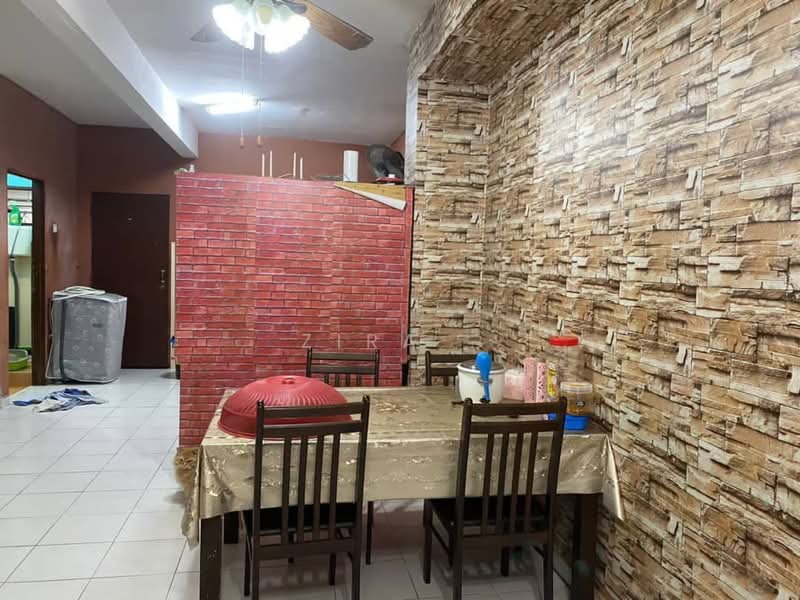 Rumah Teres 2 Tingkat untuk Dijual di Taman Scientex Pasir Gudang (Pasir Gudang) - Zira . - Dining Room - PropertyGuru.com.my