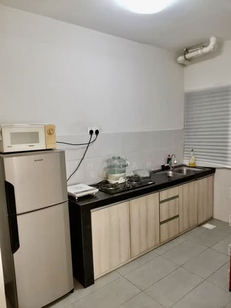 Servis Apartment untuk Disewa di DK Senza - Thanap Priyaa - Kitchen - PropertyGuru.com.my