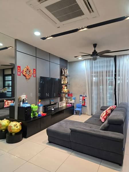 Rumah Teres 2 Tingkat untuk Dijual di Bandar Seri Alam (Masai) - Bernice Gan - Living Room - PropertyGuru.com.my