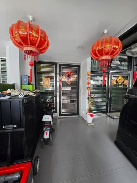 Rumah Teres 2 Tingkat untuk Dijual di Bandar Seri Alam (Masai) - Bernice Gan - Entrance - PropertyGuru.com.my