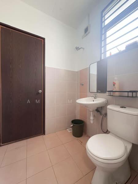 2-storey Terraced House for Sale in Puncak Alam (Selangor) - Amni Manan - Bathroom - PropertyGuru.com.my