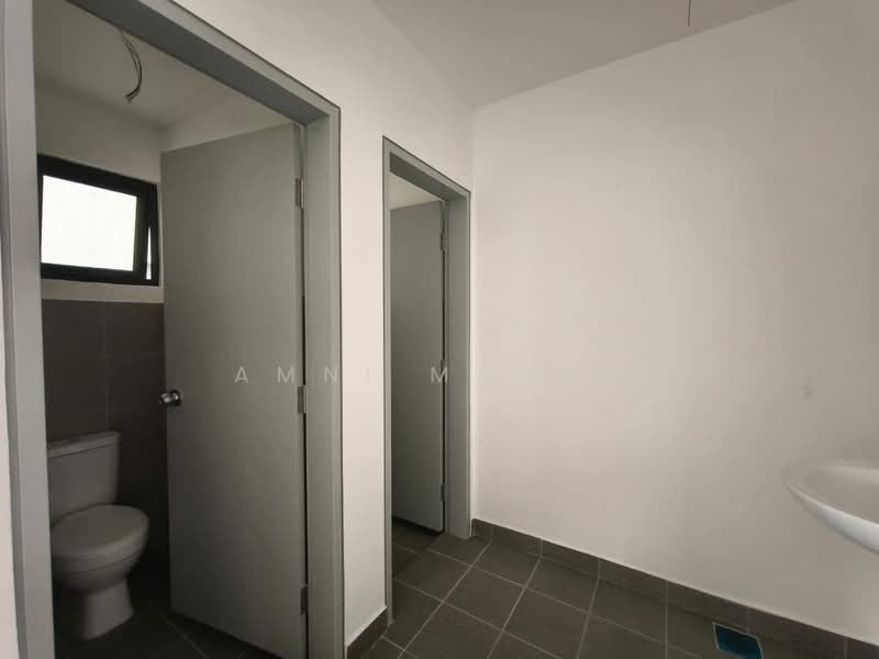 2-storey Terraced House for Sale in Puncak Alam (Selangor) - Amni Manan - Bathroom - PropertyGuru.com.my