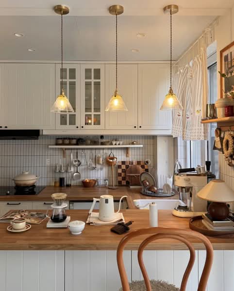 Service Residence for Sale at Crest Residence - Elda Chong - Kitchen - PropertyGuru.com.my