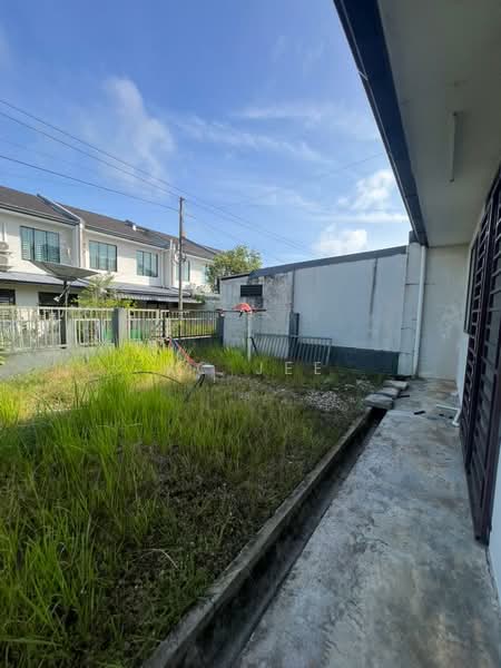 2.5-storey Terraced House for Sale in Kuching (Sarawak) - KC Jee - Exterior - PropertyGuru.com.my