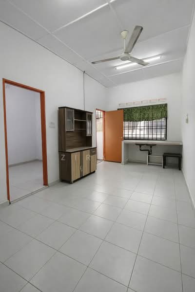Rumah Teres 1 Tingkat untuk Dijual di Taman Kota Masai (Pasir Gudang) - Zira . - Interior - PropertyGuru.com.my