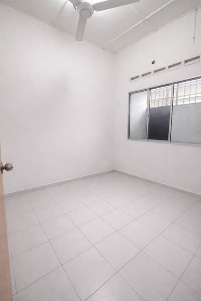 Rumah Teres 1 Tingkat untuk Dijual di Taman Kota Masai (Pasir Gudang) - Zira . - Interior - PropertyGuru.com.my