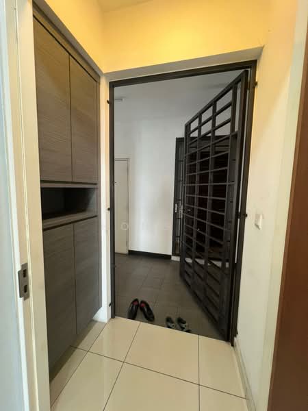 Servis Apartment untuk Disewa di Woodsbury Suites - Hong . - Entrance - PropertyGuru.com.my