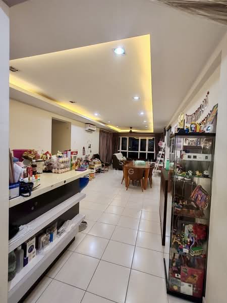 Kondominium untuk Dijual di First Residence (Residensi Unggul) - Ling Shun Feng - Living Room - PropertyGuru.com.my