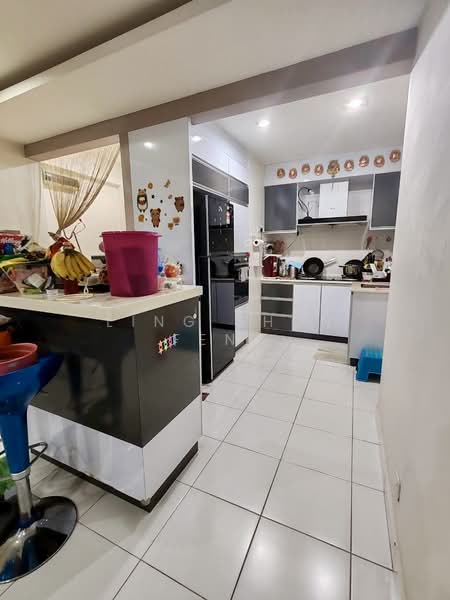 Kondominium untuk Dijual di First Residence (Residensi Unggul) - Ling Shun Feng - Kitchen - PropertyGuru.com.my