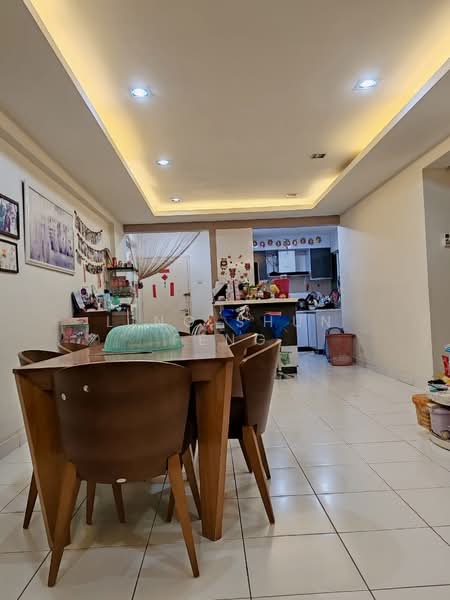 Kondominium untuk Dijual di First Residence (Residensi Unggul) - Ling Shun Feng - Dining Room - PropertyGuru.com.my